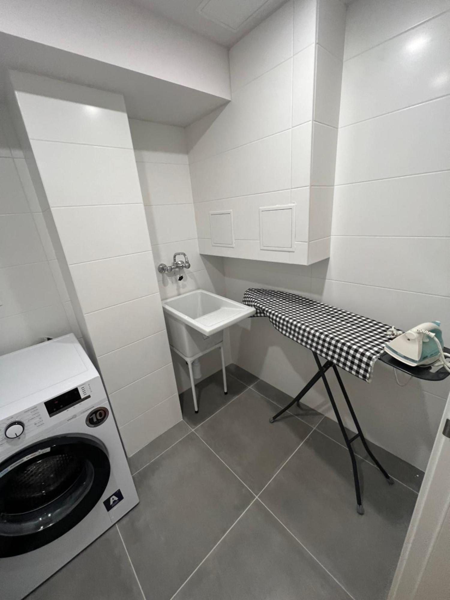 Vivienda Ronda Muralla A Estrenar Apartment ลูโก ภายนอก รูปภาพ